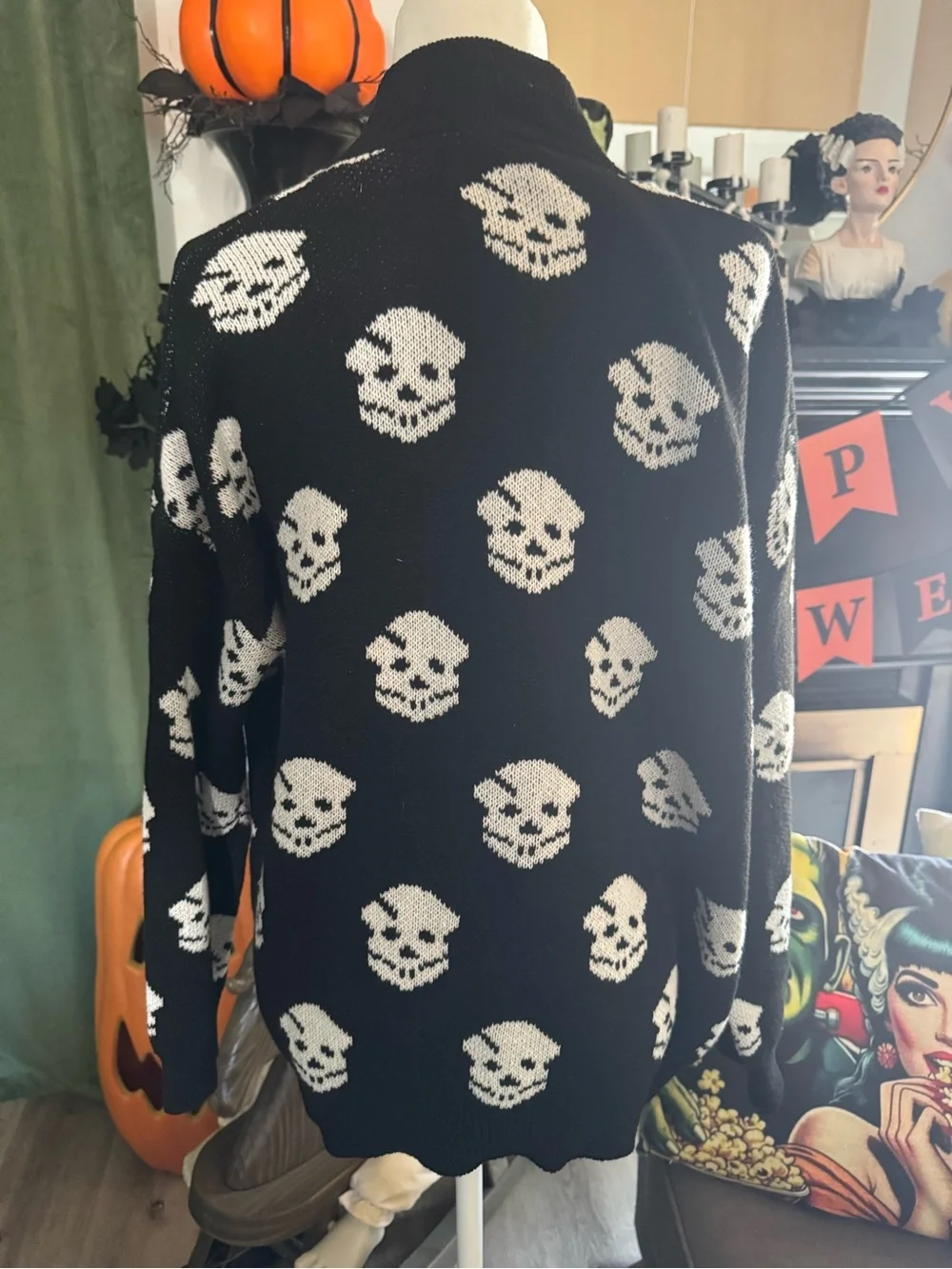 Black & White Skull Knit Cardigan Jacket NEW